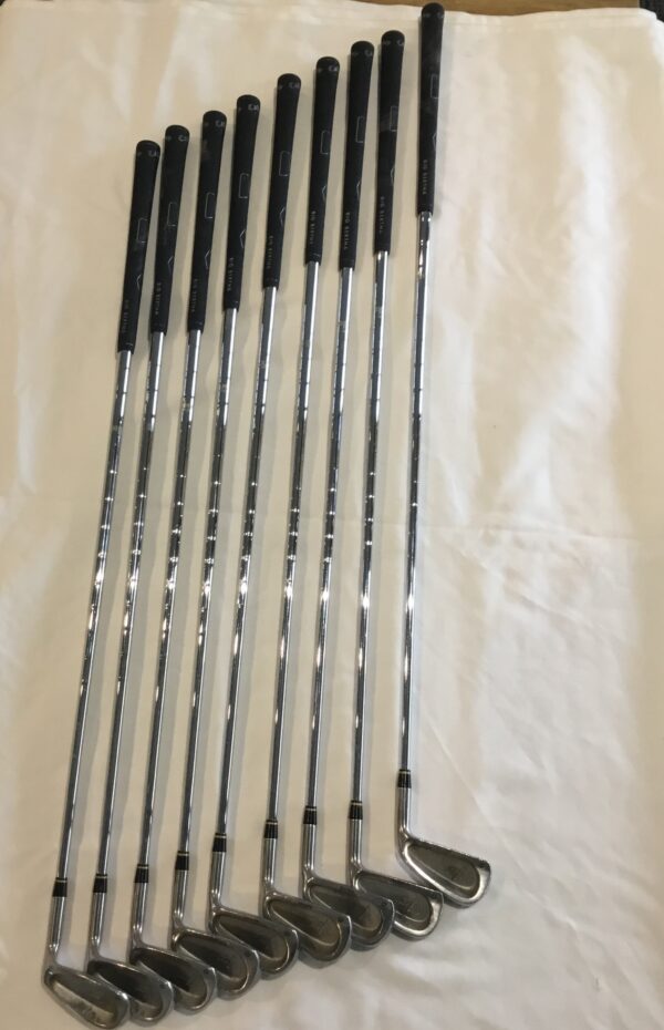 #33 Taylormade V721 midsize mens irons 3-PW AW - Image 2
