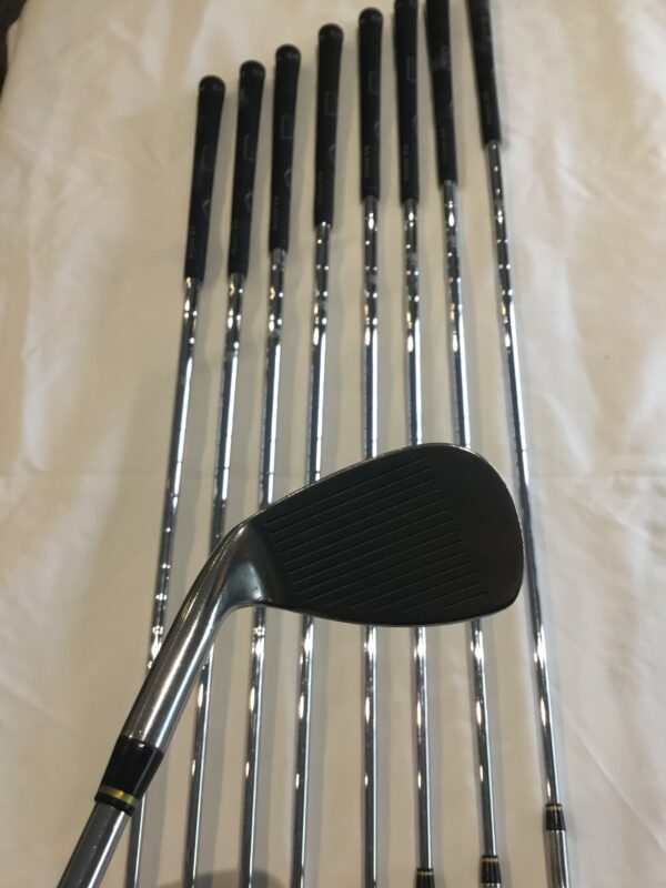 #33 Taylormade V721 midsize mens irons 3-PW AW - Image 4