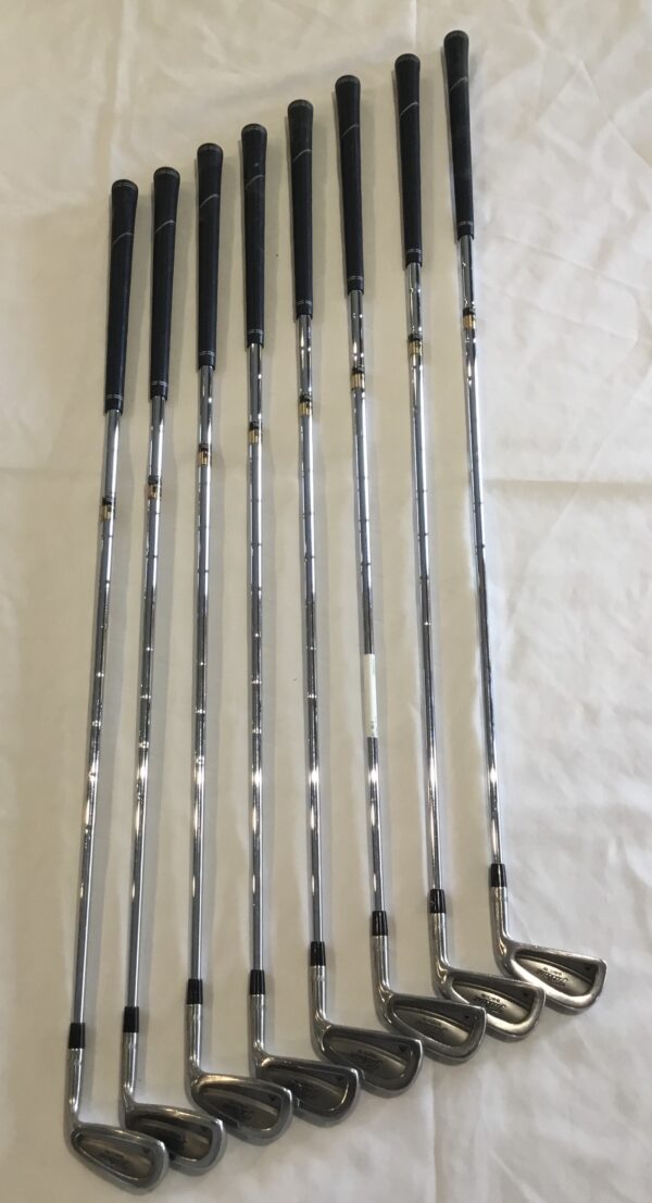 #29 Titleist 990.B Mens irons 3-PW - Image 2